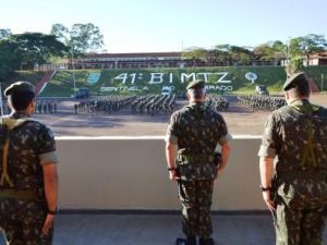 2016 - Mai - Comandante da 3ª Brigada visita o 41